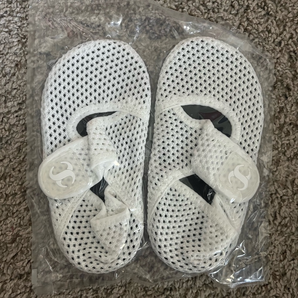 Kids White Mesh Water Shoes